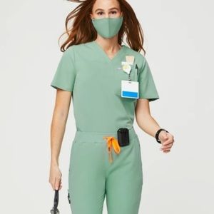 Figs jade green scrub set